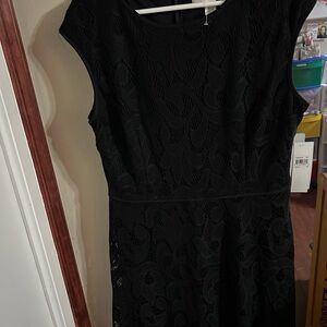 Chic Black Lace Midi Dress